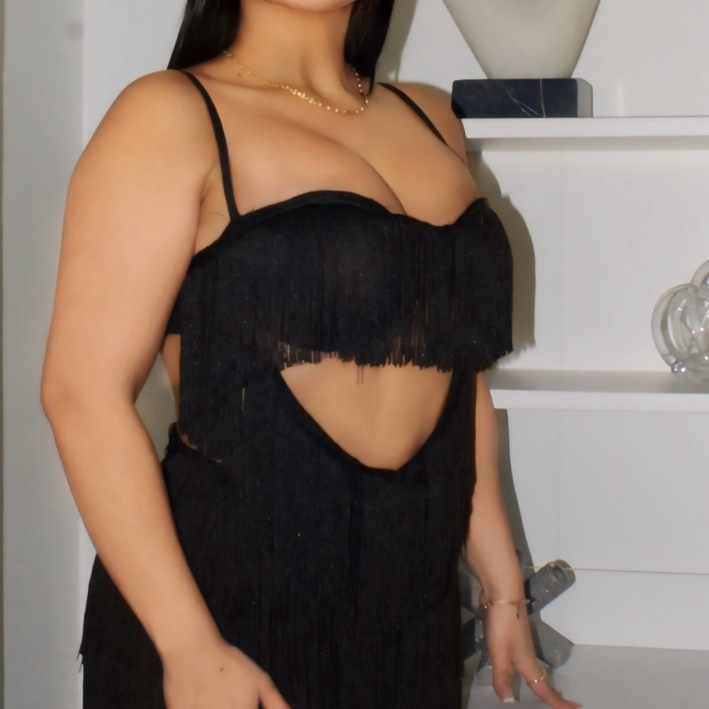 Chic Black Textured Cropped Top